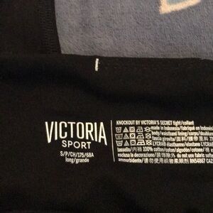 Victoria’s Secret Sport Knockout Leggings Size Small. Black